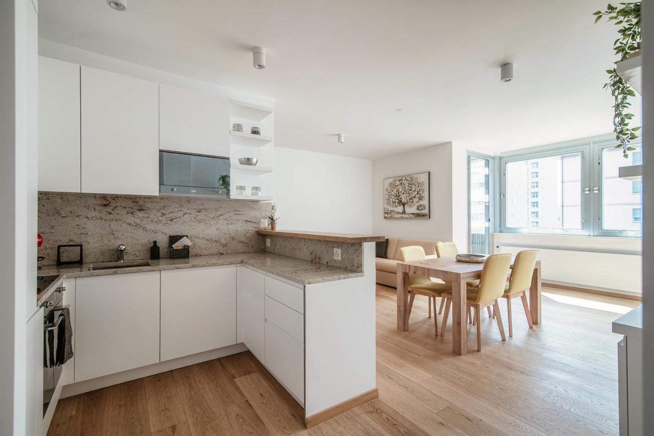 Palace Apartment By Quokka 360 - 2 Minutes From Lugano Lido エクステリア 写真